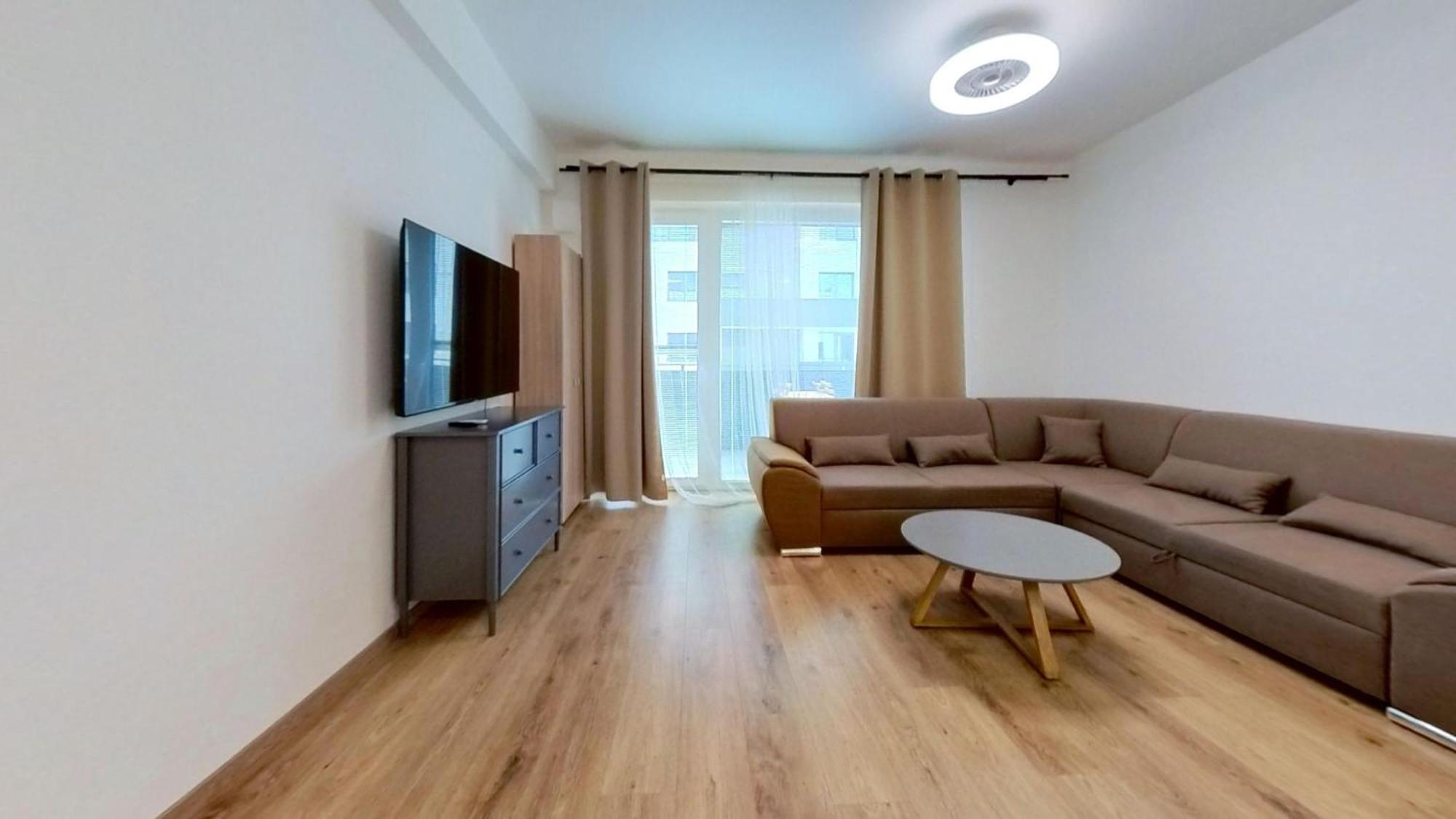 Air-Conditioned 2 Room Apartment, Balcony, New Building, 201 Rovinka Dış mekan fotoğraf